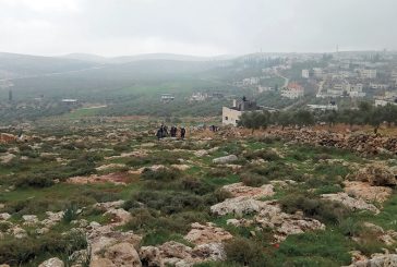 مستوطنون يعتدون على المواطنين في المغير ويقتحمون سنجل