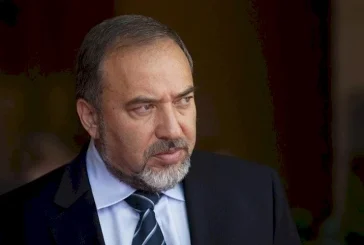 ليبرمان يطالب بسلسلة هجمات على اليمن