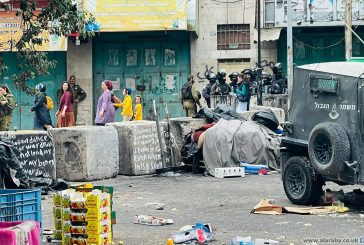 الخليل- إصابة مواطن في اعتداء مستوطنين بالبلدة القديمة بالخليل