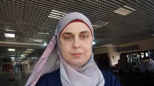 أول كلمات الطبيبة الفلسطينية التي فقدت تسعة من أبنائها في غارة إسرائيلية: هم أحياء عند ربهم يرزقون