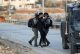 الاحتلال يعتدي على الأهالي في حزما شمال القدس