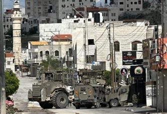 قوات الاحتلال تقتحم كفر اللبد شرق طولكرم وتحتجز عدداً من المواطنين