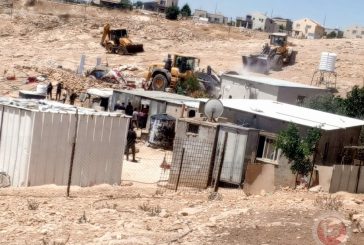 بالصور..الاحتلال يهدم ثلث مساكن تجمع ام الخير في مسافر يطا