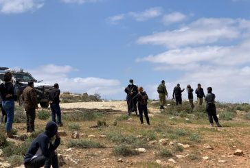 الاحتلال يعتقل مواطنا ومتضامنة أجنبية في مسافر يطا