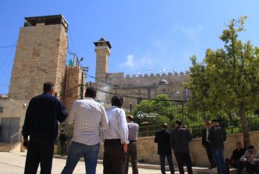 محافظ الخليل يعلن إزالة تعديات الاحتلال في الحرم الإبراهيمي