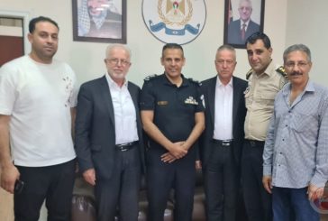 وفد من رجال الاعمال يجتمع مع مدير الضابطة الجمركية في الخليل