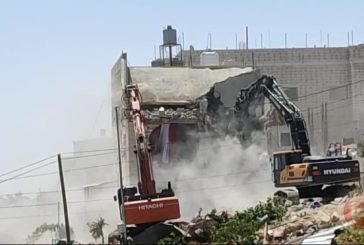 الاحتلال يهدم منزلا يسكنه أكثر من 30 مواطنا في خربة قلقس جنوب الخليل