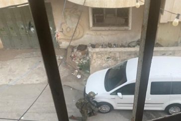 الاحتلال يشن حملة مداهمة واعتقالات في بلدة حبلة جنوب قلقيلية