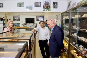 الوزير الحايك يتفقد متحف فلسطين للتاريخ الطبيعي