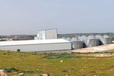 وفد كبير من رجالات وقيادات عشائر محافظة الخليل يتفقد جهوزية مصنع ازدهار فلسطين للأعلاف