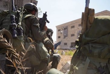 هآرتس: الجيش الإسرائيلي يستخدم فلسطينيين دروعا بشرية بغزة