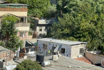 طواقم بلدية الاحتلال تهدم شقة سكنية في سلوان