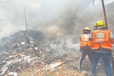 اندلاع حريق إثر قصف إسرائيلي استهدف مستودعا للأدوية بمدينة رفح