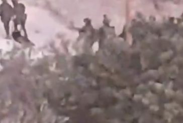 قوات الاحتلال تصيب شابا بالرصاص وتسحله على الأرض وتعتقله في بني نعيم