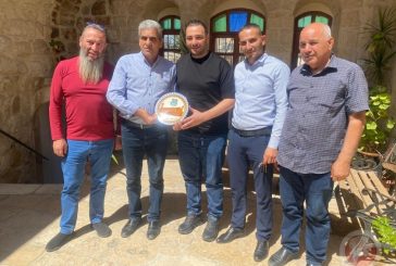 وفد من مخابرات الخليل يزور لجنة اعمار الخليل