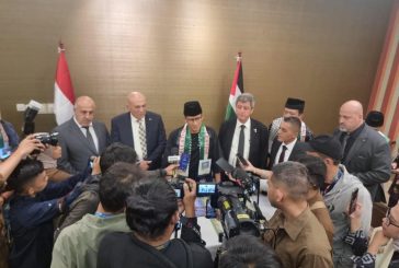 الوزير الحايك ونظيره الاندونيسي يوقعان مذكرة تفاهم لجذب السياحة الاسلامية الى فلسطين