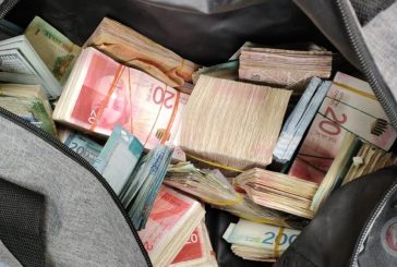 قوات الاحتلال تصادر مليون شيكل من محل صرافة في الخليل