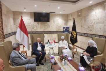 الوزير الحايك يلتقي الإمام الأكبر في إندونيسيا ويلقي محاضرة بجامعة يارس عن فلسطين