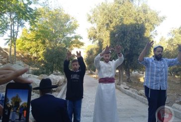انتهاكات خطيرة ويومية- صلوات بملابس دينية في الأقصى
