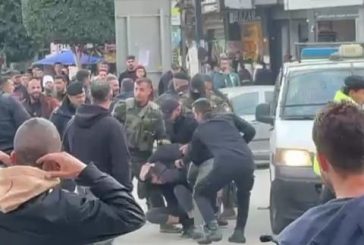 الخليل: اصابة ضابطي أمن بعد طعنهما بأداة حادة من قبل شخص والقبض عليه