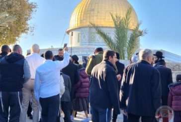 مستوطنون يقتحمون الأقصى ويؤدون الصلاة فيه