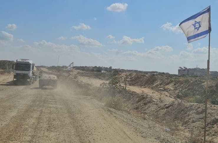 صور الأقمار الصناعية تكشف: الجيش الإسرائيلي أقام قواعد عسكرية كبيرة وسط غزة