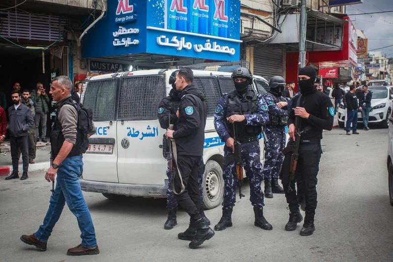 مراسلنا: تجدد الاشتباكات بين الاجهزة الامنية والمسلحين في مخيم جنين
