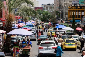خبير اقتصادي يتوقع صرف الرواتب بنسبة 70% خلال يومين