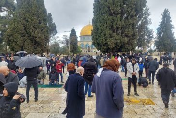 40 ألفا يؤدون صلاة الجمعة في المسجد الأقصى