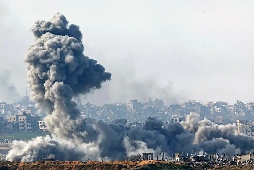 الطيران الحربي الإسرائيلي يقصف هدفا في قطاع غزة