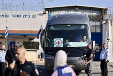 إسرائيل تمنع عائلات أسرى فلسطينيين من السفر لاستقبالهم في مصر