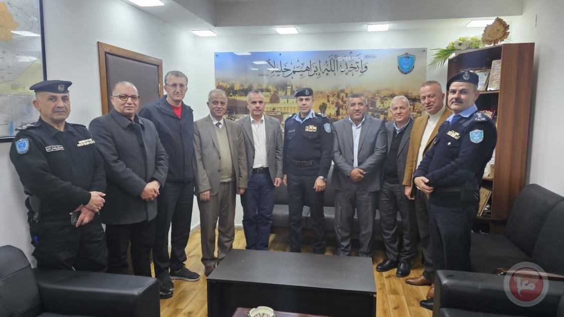 السقا يجتمع بوفد من المؤسسات الاقتصادية في الخليل