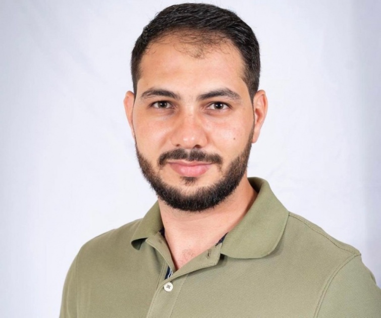 الاحتلال يبعد المصور الصحفي محمد دويك عن الأقصى