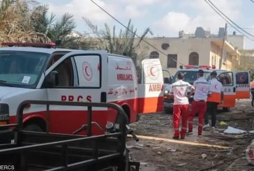 الاحتلال يواصل حصار 4 مركبات إسعاف في رفح منذ عدة ساعات