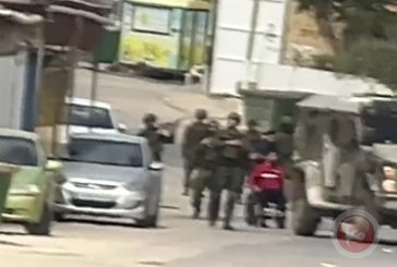 الاحتلال يعتقل شقيقين أحدهما من ذوي الاعاقة من مدينة دورا