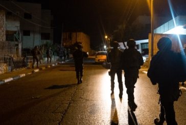 الاحتلال يعتقل شابين وينكل بآخرين في ضاحية ذنابة شرق طولكرم