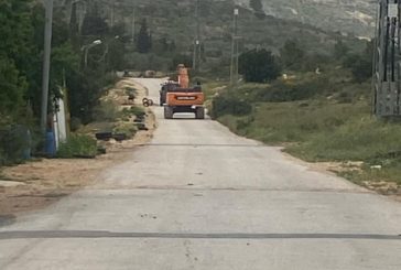 جرافات الاحتلال تغلق مدخل قرية ام صفا
