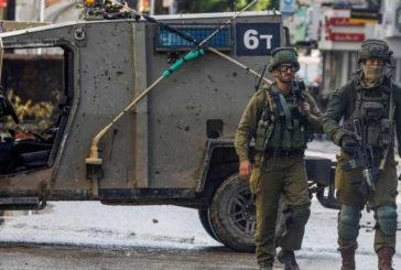 الاحتلال يعتقل 25 مواطنا من الضفة بينهم محررون