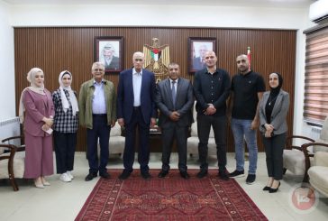 محافظ الخليل يستقبل الفريق الحاج إسماعيل جبر