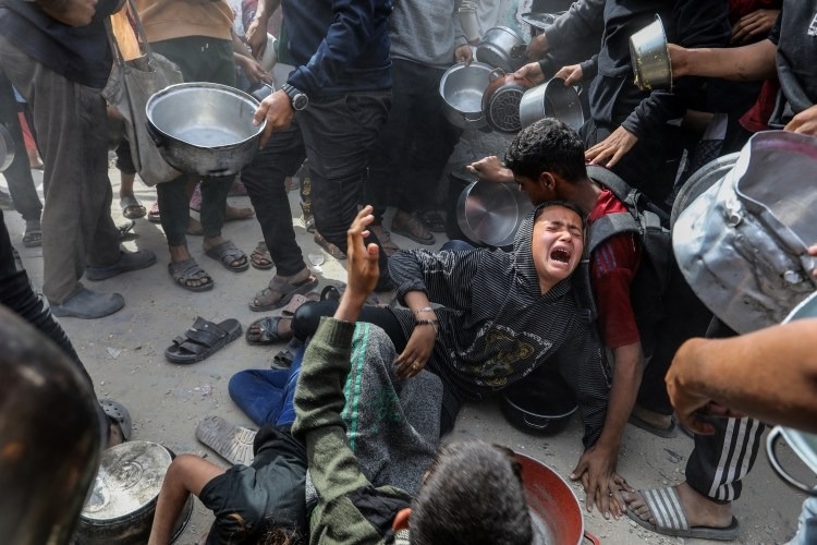 36 شهيدا في قطاع غزة منذ صباح اليوم