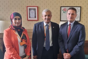 رئيس جمعية الهلال الأحمر يبحث مع وزير الصحة البريطاني التحديات الصحية في فلسطين