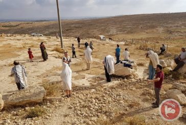المستوطنون يحرقون مسكنا بمسافر يطا جنوب الخليل