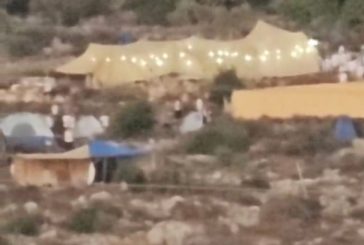 مستوطنون ينصبون خياما على أراضي دير استيا غرب سلفيت