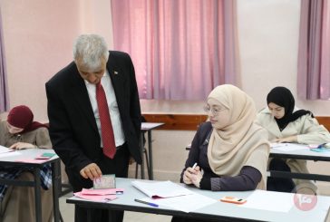 برهم يتفقد امتحان الثانوية العامة في الخليل ويكرّم مبادرة 