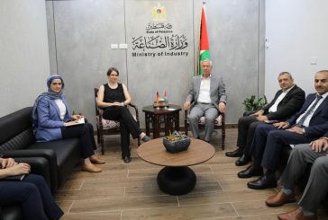 وزير الصناعة يبحث مع الممثلية الألمانية سبل تعزيز التعاون الصناعي والاقتصادي