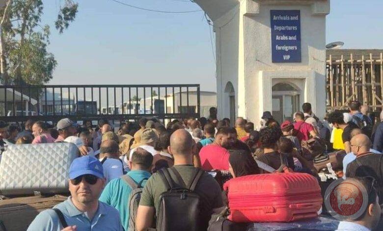 الداخلية الفلسطينية: نتواصل مع الجهات الأردنية لحل مشكلة تذاكر المواصلات على “جسر الملك حسين”