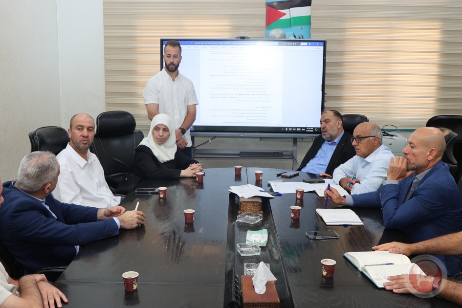 بلدية الخليل تعقد اجتماعا لمناقشة وتوقيع خطة معالجة ربو المناشير المحدثة