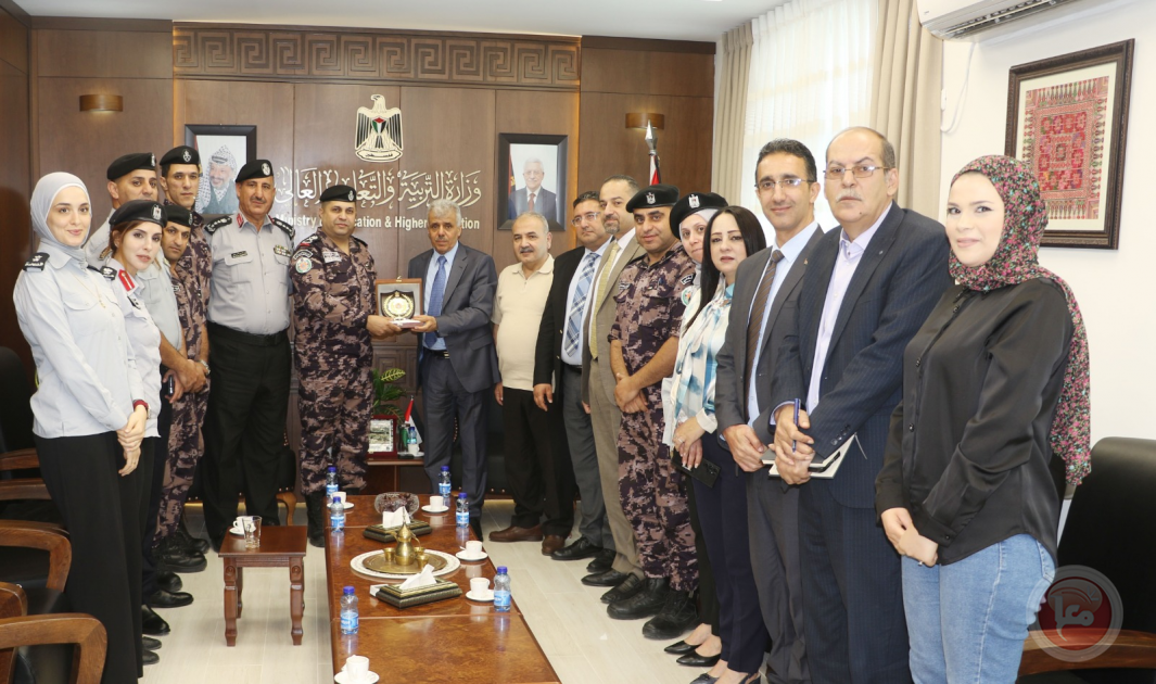 التربية والدفاع المدني يبحثان سبل التعاون