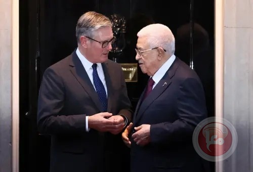 الرئيس يتسلم من القنصل العام البريطاني رسالة الاعتراف بدولة فلسطين