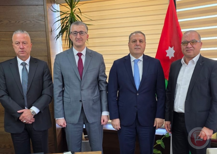 رجال اعمال يبحثون مع السفير الأردني زيادة التبادل التجاري بين الأردن وفلسطين